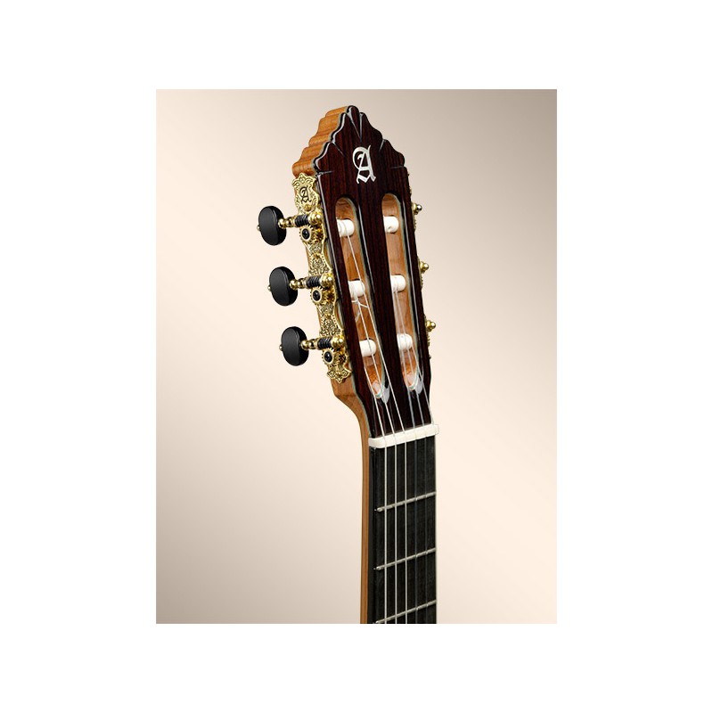 GUITARE ALHAMBRA 11P CEDRE AVEC ETUI