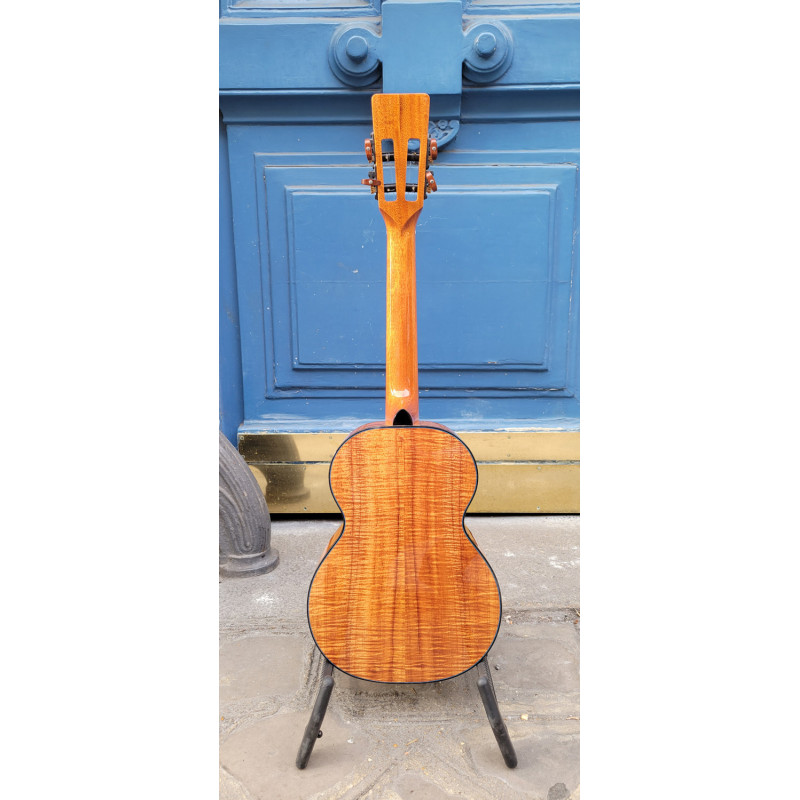 UKULELE KAMAKA TENOR SIGNATURE JAKE SHIMABUKURO ELECTRO BLUE