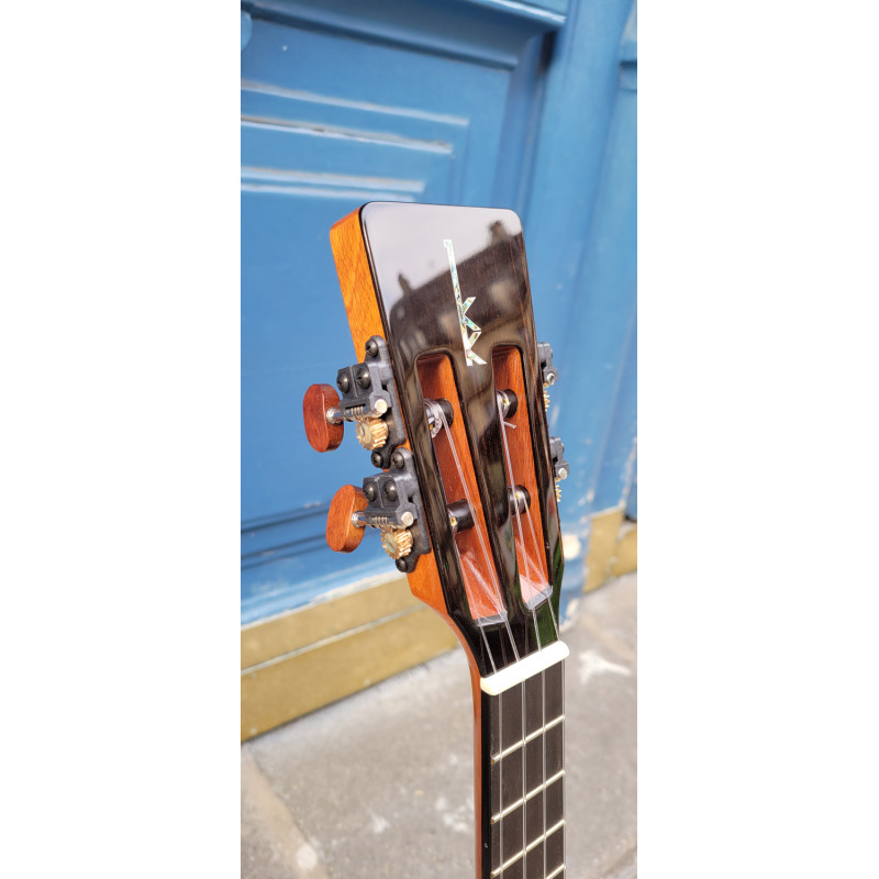 UKULELE KAMAKA TENOR SIGNATURE JAKE SHIMABUKURO ELECTRO BLUE