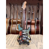 MINIATURE GUITARE J. HALLYDAY 27CM