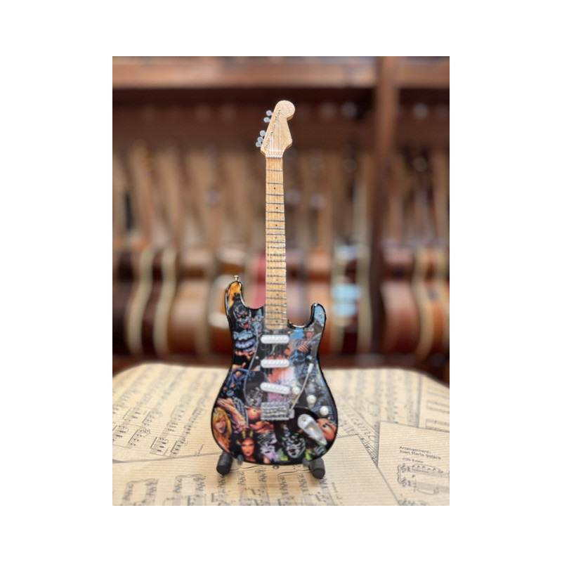 MINIATURE GUITARE KISS 27CM
