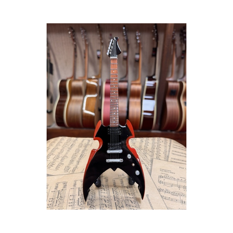 MINIATURE GUITARE KISS PAUL STANLEY 27CM